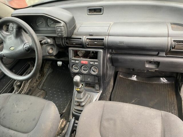 Чорний Ленд Ровер Freelander, об'ємом двигуна 0 л та пробігом 300 тис. км за 2000 $, фото 4 на Automoto.ua