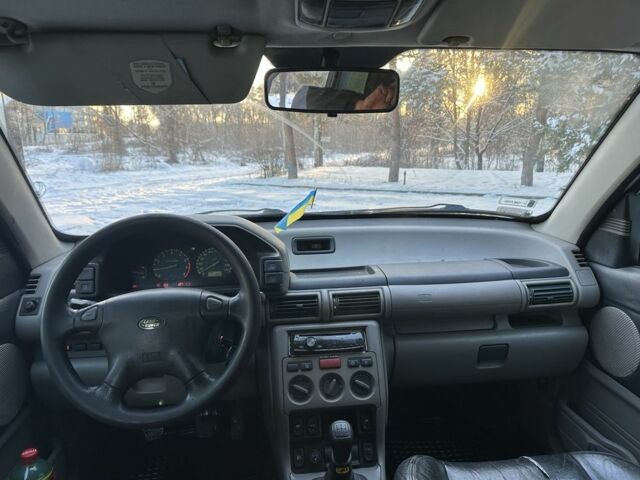 Черный Ленд Ровер Фрилендер, объемом двигателя 1.8 л и пробегом 230 тыс. км за 2850 $, фото 6 на Automoto.ua