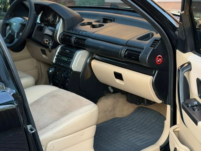 Чорний Ленд Ровер Freelander, об'ємом двигуна 1.95 л та пробігом 242 тис. км за 7500 $, фото 8 на Automoto.ua