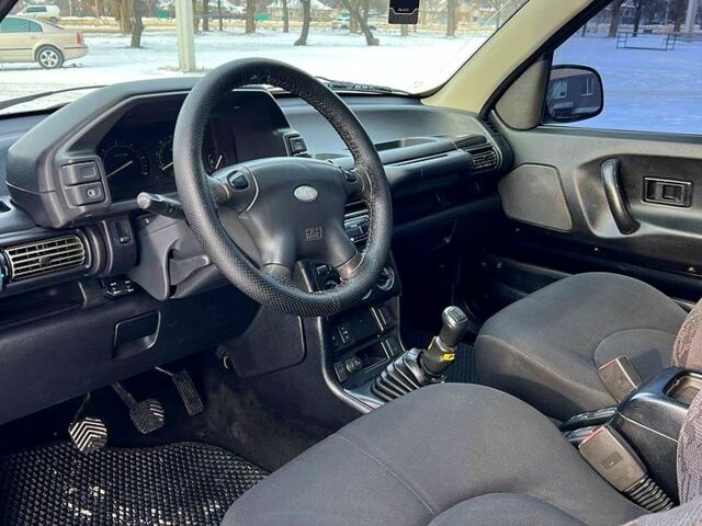 Черный Ленд Ровер Фрилендер, объемом двигателя 2 л и пробегом 235 тыс. км за 6500 $, фото 9 на Automoto.ua