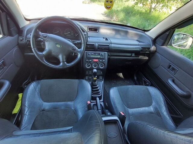 Чорний Ленд Ровер Freelander, об'ємом двигуна 1.8 л та пробігом 216 тис. км за 1300 $, фото 7 на Automoto.ua