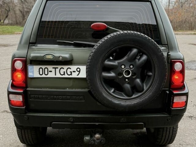 Черный Ленд Ровер Фрилендер, объемом двигателя 2 л и пробегом 280 тыс. км за 2600 $, фото 2 на Automoto.ua