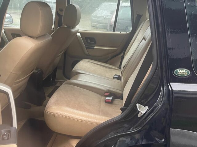 Черный Ленд Ровер Фрилендер, объемом двигателя 2 л и пробегом 290 тыс. км за 3262 $, фото 4 на Automoto.ua