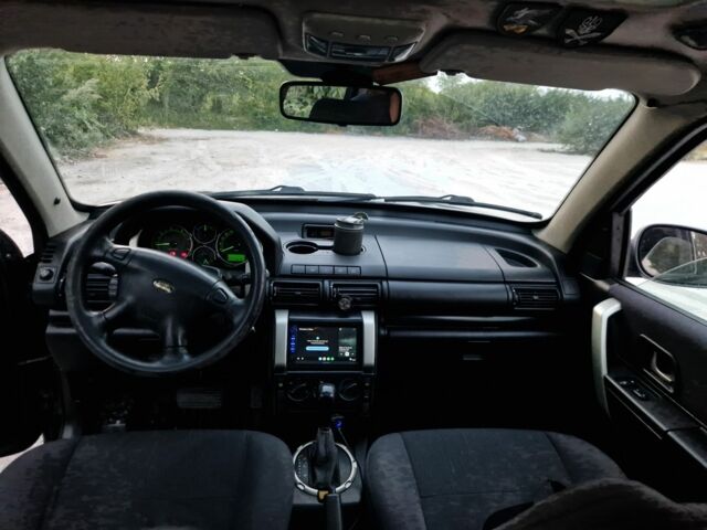 Чорний Ленд Ровер Freelander, об'ємом двигуна 2 л та пробігом 256 тис. км за 3310 $, фото 5 на Automoto.ua