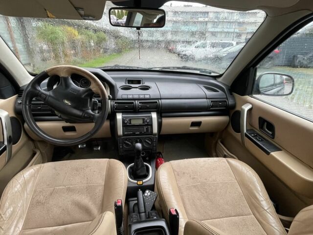 Черный Ленд Ровер Фрилендер, объемом двигателя 2 л и пробегом 290 тыс. км за 3262 $, фото 3 на Automoto.ua