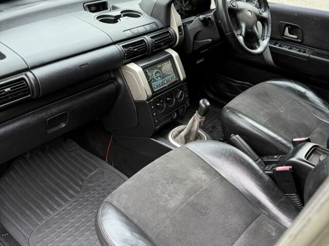 Черный Ленд Ровер Фрилендер, объемом двигателя 2 л и пробегом 280 тыс. км за 2600 $, фото 7 на Automoto.ua