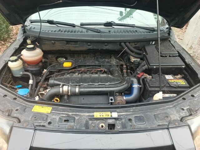 Черный Ленд Ровер Фрилендер, объемом двигателя 2 л и пробегом 259 тыс. км за 5777 $, фото 8 на Automoto.ua