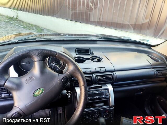 Чорний Ленд Ровер Freelander, об'ємом двигуна 2 л та пробігом 150 тис. км за 7000 $, фото 8 на Automoto.ua
