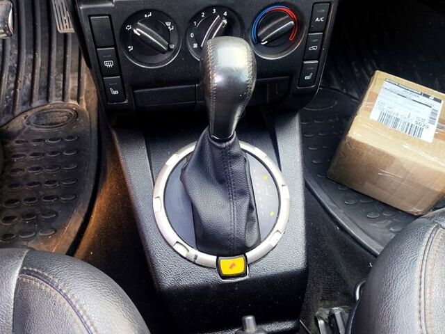 Чорний Ленд Ровер Freelander, об'ємом двигуна 2 л та пробігом 150 тис. км за 7000 $, фото 9 на Automoto.ua