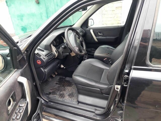 Черный Ленд Ровер Фрилендер, объемом двигателя 2 л и пробегом 150 тыс. км за 2750 $, фото 8 на Automoto.ua