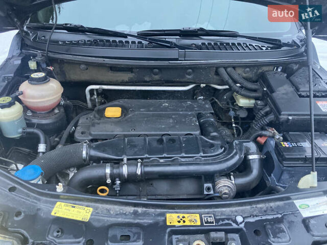 Черный Ленд Ровер Фрилендер, объемом двигателя 1.95 л и пробегом 256 тыс. км за 7300 $, фото 17 на Automoto.ua