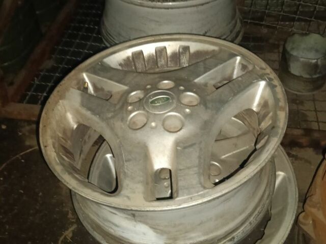 Черный Ленд Ровер Фрилендер, объемом двигателя 2 л и пробегом 178 тыс. км за 2365 $, фото 15 на Automoto.ua