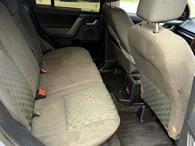 Черный Ленд Ровер Фрилендер, объемом двигателя 2.2 л и пробегом 205 тыс. км за 4000 $, фото 5 на Automoto.ua