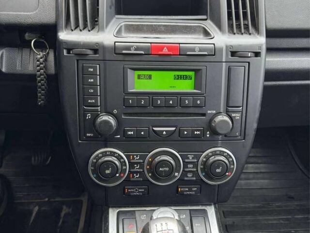 Черный Ленд Ровер Фрилендер, объемом двигателя 0 л и пробегом 300 тыс. км за 5000 $, фото 3 на Automoto.ua