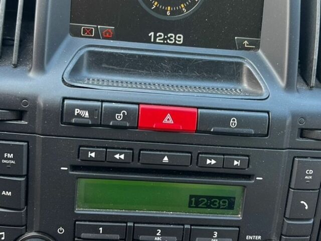 Чорний Ленд Ровер Freelander, об'ємом двигуна 2.18 л та пробігом 270 тис. км за 10500 $, фото 19 на Automoto.ua