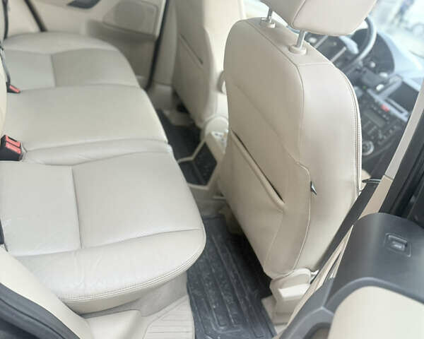 Чорний Ленд Ровер Freelander, об'ємом двигуна 2.2 л та пробігом 300 тис. км за 9300 $, фото 8 на Automoto.ua