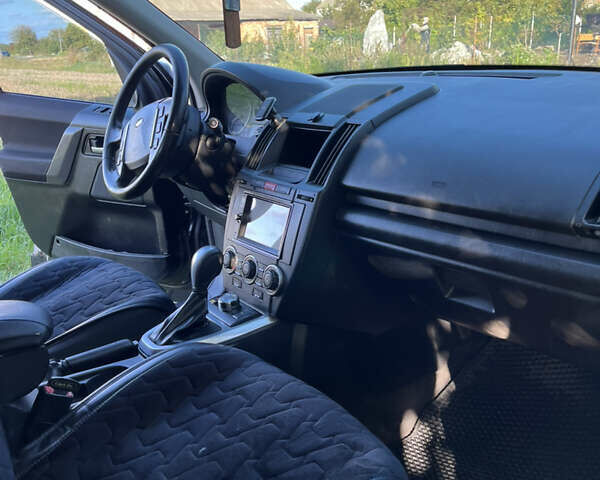 Черный Ленд Ровер Фрилендер, объемом двигателя 3.2 л и пробегом 218 тыс. км за 8500 $, фото 9 на Automoto.ua