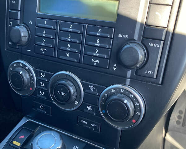 Черный Ленд Ровер Фрилендер, объемом двигателя 2.18 л и пробегом 298 тыс. км за 9999 $, фото 18 на Automoto.ua