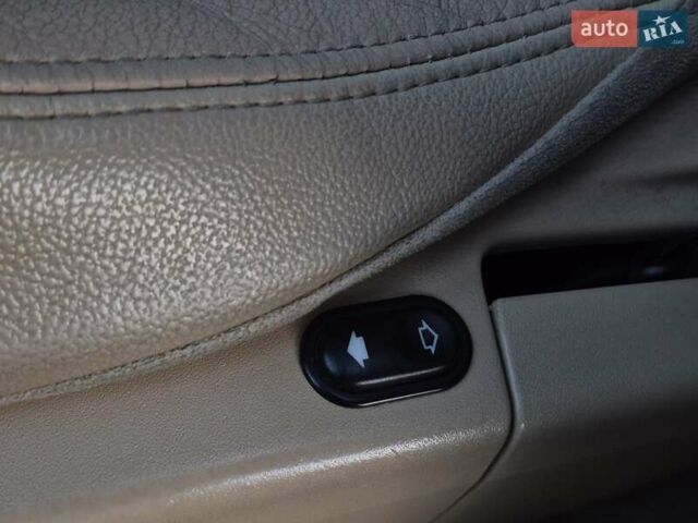 Чорний Ленд Ровер Freelander, об'ємом двигуна 2.2 л та пробігом 301 тис. км за 9950 $, фото 19 на Automoto.ua