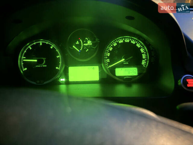 Чорний Ленд Ровер Freelander, об'ємом двигуна 2.2 л та пробігом 300 тис. км за 9300 $, фото 4 на Automoto.ua