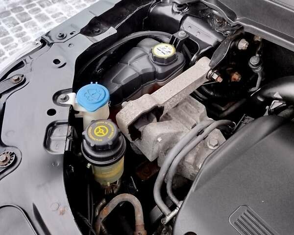 Черный Ленд Ровер Фрилендер, объемом двигателя 2.2 л и пробегом 261 тыс. км за 9700 $, фото 24 на Automoto.ua