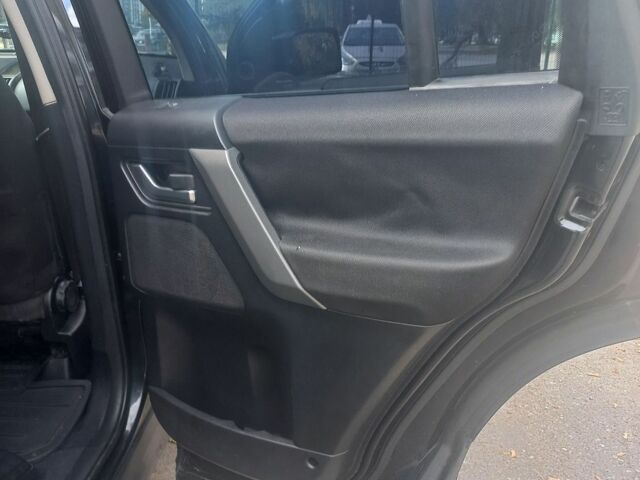 Чорний Ленд Ровер Freelander, об'ємом двигуна 2.18 л та пробігом 259 тис. км за 10000 $, фото 16 на Automoto.ua