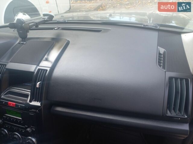Чорний Ленд Ровер Freelander, об'ємом двигуна 2.18 л та пробігом 259 тис. км за 10000 $, фото 15 на Automoto.ua