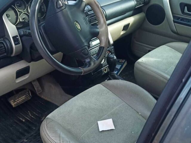 Чорний Ленд Ровер Freelander, об'ємом двигуна 2 л та пробігом 220 тис. км за 2414 $, фото 6 на Automoto.ua