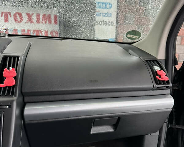 Чорний Ленд Ровер Freelander, об'ємом двигуна 2.2 л та пробігом 367 тис. км за 9500 $, фото 19 на Automoto.ua