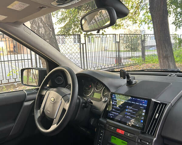 Чорний Ленд Ровер Freelander, об'ємом двигуна 2.18 л та пробігом 332 тис. км за 10000 $, фото 2 на Automoto.ua