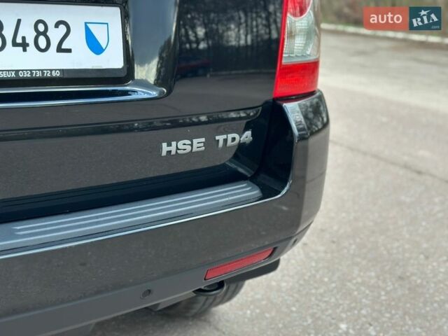 Черный Ленд Ровер Фрилендер, объемом двигателя 2.2 л и пробегом 230 тыс. км за 11300 $, фото 16 на Automoto.ua