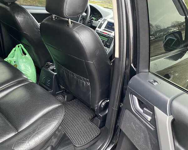 Черный Ленд Ровер Фрилендер, объемом двигателя 2.18 л и пробегом 293 тыс. км за 8987 $, фото 22 на Automoto.ua