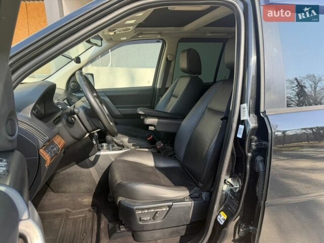 Черный Ленд Ровер Фрилендер, объемом двигателя 2.2 л и пробегом 325 тыс. км за 9600 $, фото 21 на Automoto.ua