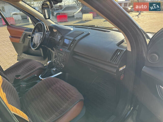 Черный Ленд Ровер Фрилендер, объемом двигателя 2.18 л и пробегом 280 тыс. км за 10500 $, фото 7 на Automoto.ua