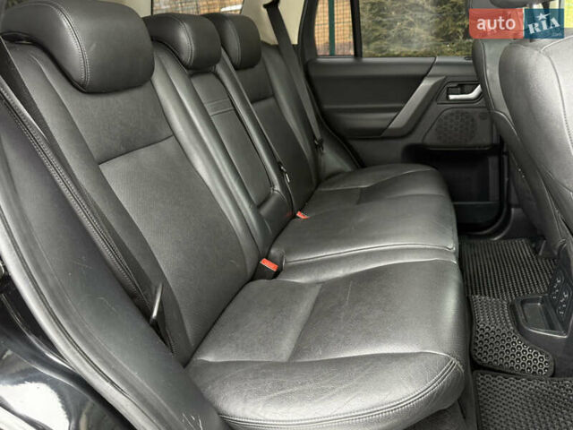 Черный Ленд Ровер Фрилендер, объемом двигателя 2.2 л и пробегом 228 тыс. км за 12350 $, фото 61 на Automoto.ua