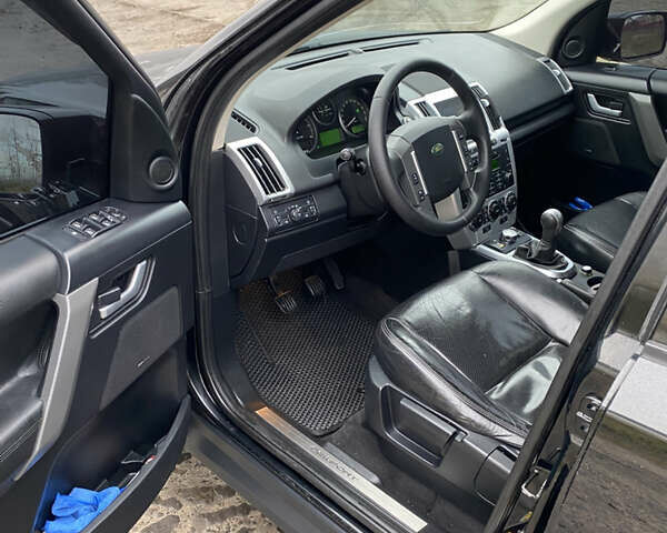 Черный Ленд Ровер Фрилендер, объемом двигателя 2.18 л и пробегом 293 тыс. км за 8987 $, фото 12 на Automoto.ua