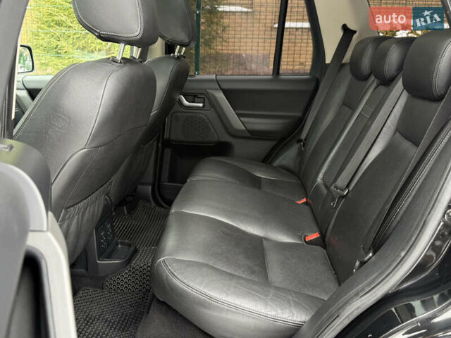 Черный Ленд Ровер Фрилендер, объемом двигателя 2.2 л и пробегом 228 тыс. км за 12350 $, фото 42 на Automoto.ua