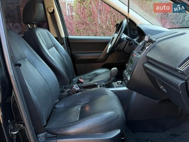 Черный Ленд Ровер Фрилендер, объемом двигателя 2.18 л и пробегом 228 тыс. км за 11750 $, фото 50 на Automoto.ua