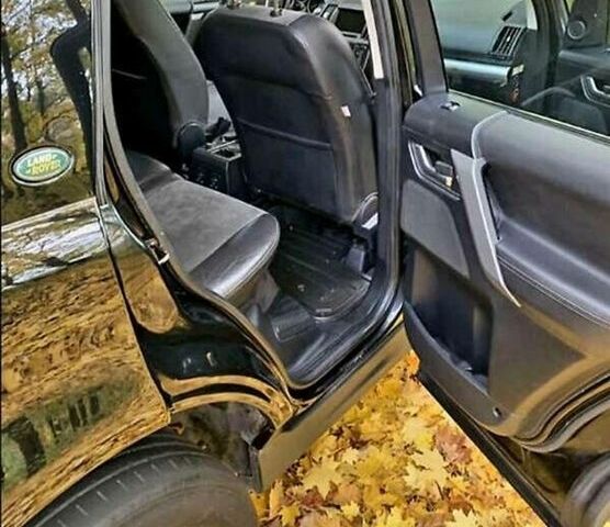 Черный Ленд Ровер Фрилендер, объемом двигателя 2.18 л и пробегом 246 тыс. км за 11300 $, фото 3 на Automoto.ua