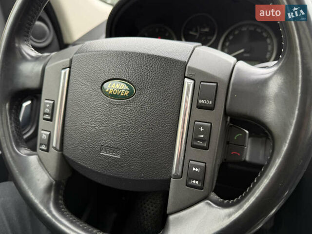 Черный Ленд Ровер Фрилендер, объемом двигателя 2.2 л и пробегом 228 тыс. км за 12350 $, фото 74 на Automoto.ua