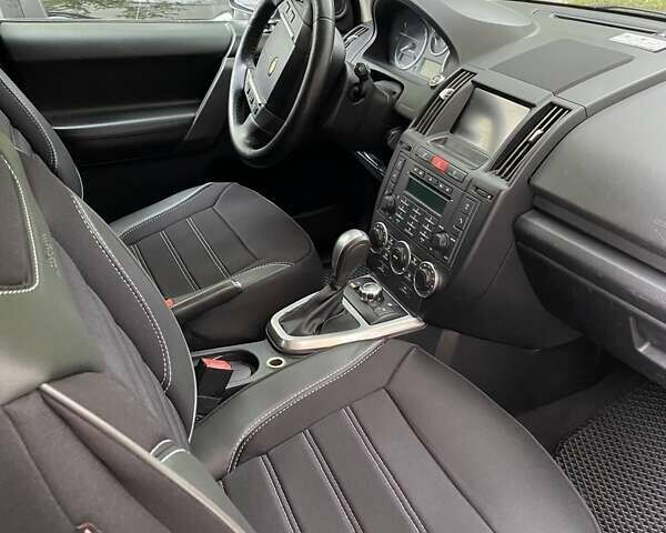 Черный Ленд Ровер Фрилендер, объемом двигателя 2.2 л и пробегом 330 тыс. км за 11555 $, фото 16 на Automoto.ua