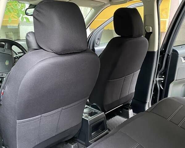 Черный Ленд Ровер Фрилендер, объемом двигателя 2.2 л и пробегом 330 тыс. км за 11555 $, фото 19 на Automoto.ua