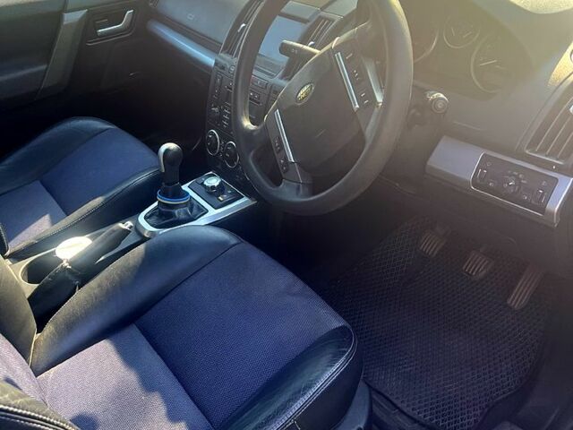 Черный Ленд Ровер Фрилендер, объемом двигателя 2.2 л и пробегом 160 тыс. км за 4400 $, фото 4 на Automoto.ua