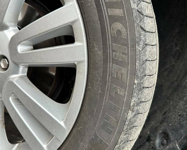 Черный Ленд Ровер Фрилендер, объемом двигателя 2.2 л и пробегом 252 тыс. км за 12000 $, фото 15 на Automoto.ua