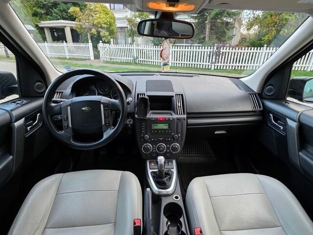 Чорний Ленд Ровер Freelander, об'ємом двигуна 2.18 л та пробігом 225 тис. км за 11200 $, фото 13 на Automoto.ua
