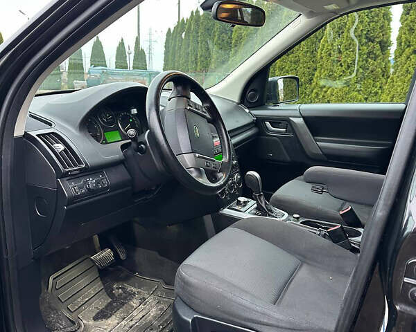 Черный Ленд Ровер Фрилендер, объемом двигателя 2.2 л и пробегом 252 тыс. км за 12000 $, фото 18 на Automoto.ua