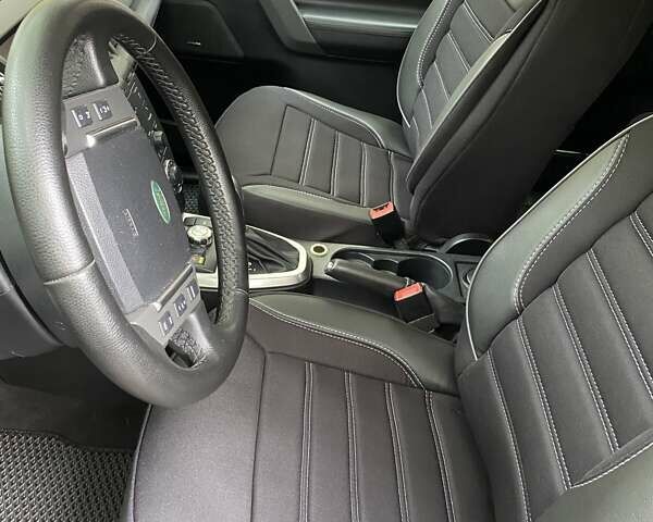 Черный Ленд Ровер Фрилендер, объемом двигателя 2.2 л и пробегом 330 тыс. км за 11555 $, фото 8 на Automoto.ua