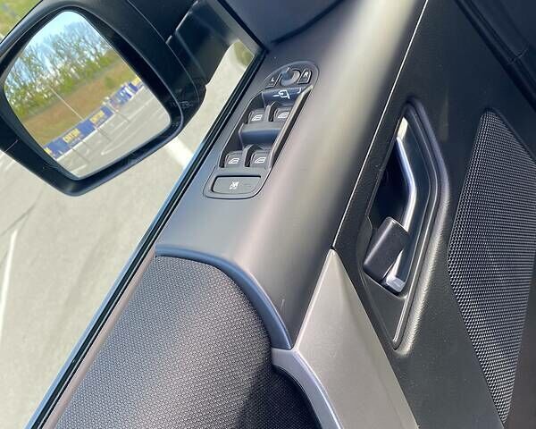 Чорний Ленд Ровер Freelander, об'ємом двигуна 2.2 л та пробігом 140 тис. км за 16700 $, фото 13 на Automoto.ua