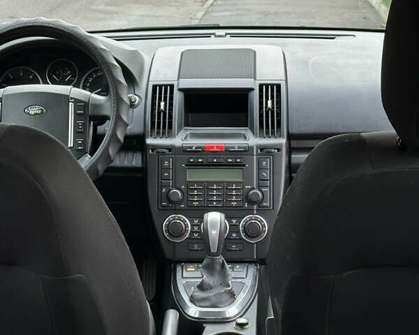 Чорний Ленд Ровер Freelander, об'ємом двигуна 2.18 л та пробігом 215 тис. км за 11000 $, фото 12 на Automoto.ua