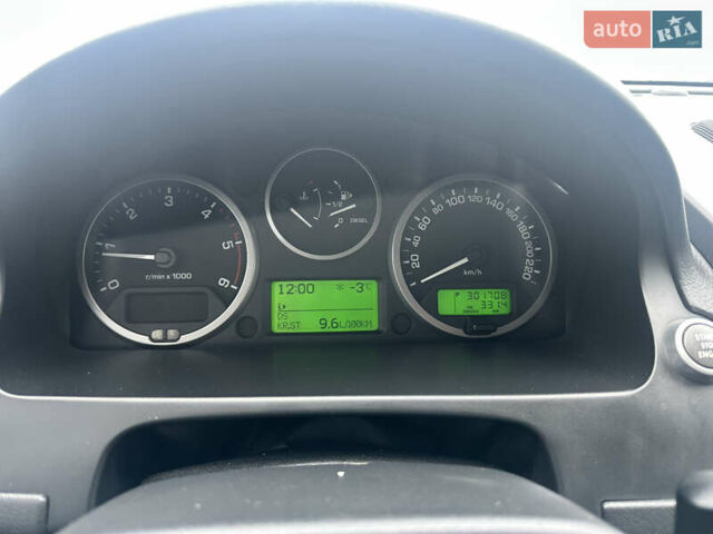 Чорний Ленд Ровер Freelander, об'ємом двигуна 2.18 л та пробігом 300 тис. км за 10950 $, фото 13 на Automoto.ua